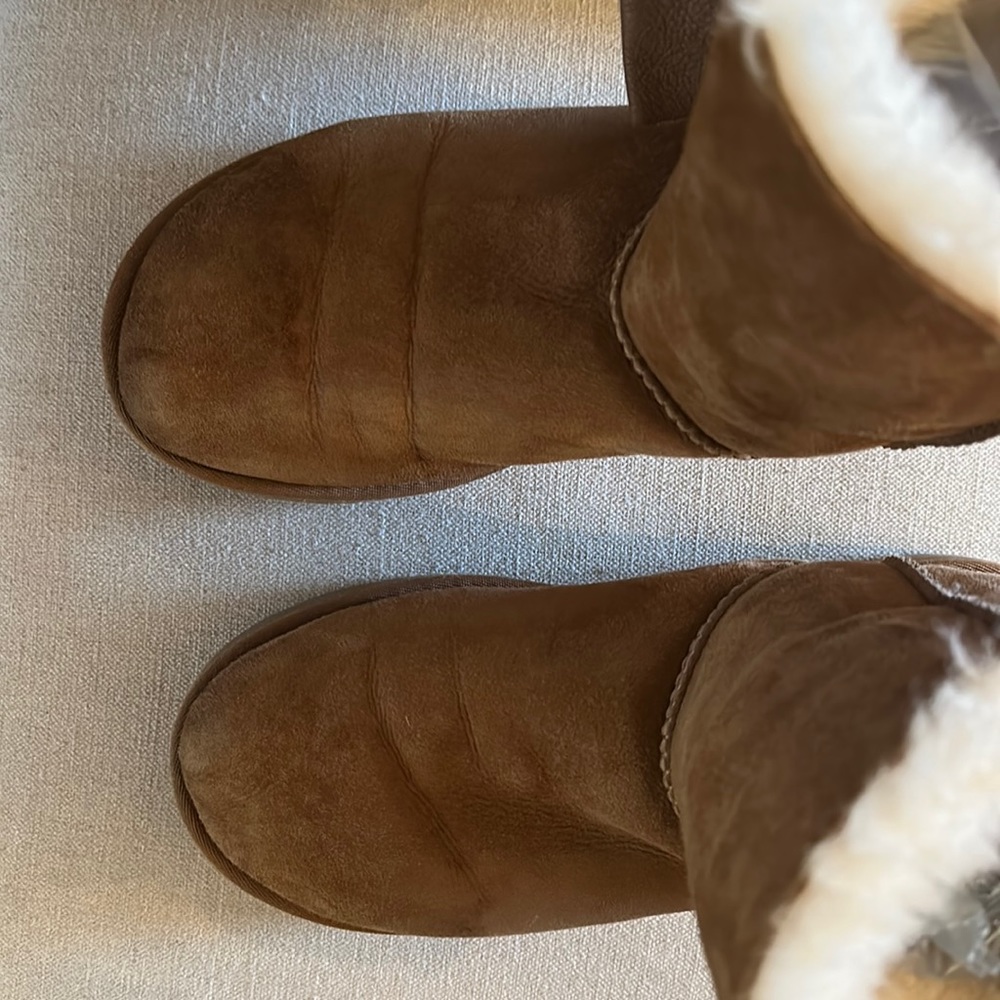 UGG Women’s Daelynn Bow Suede Winter Snow Boots Tan Chestnut Size 7 - Picture 5 of 16